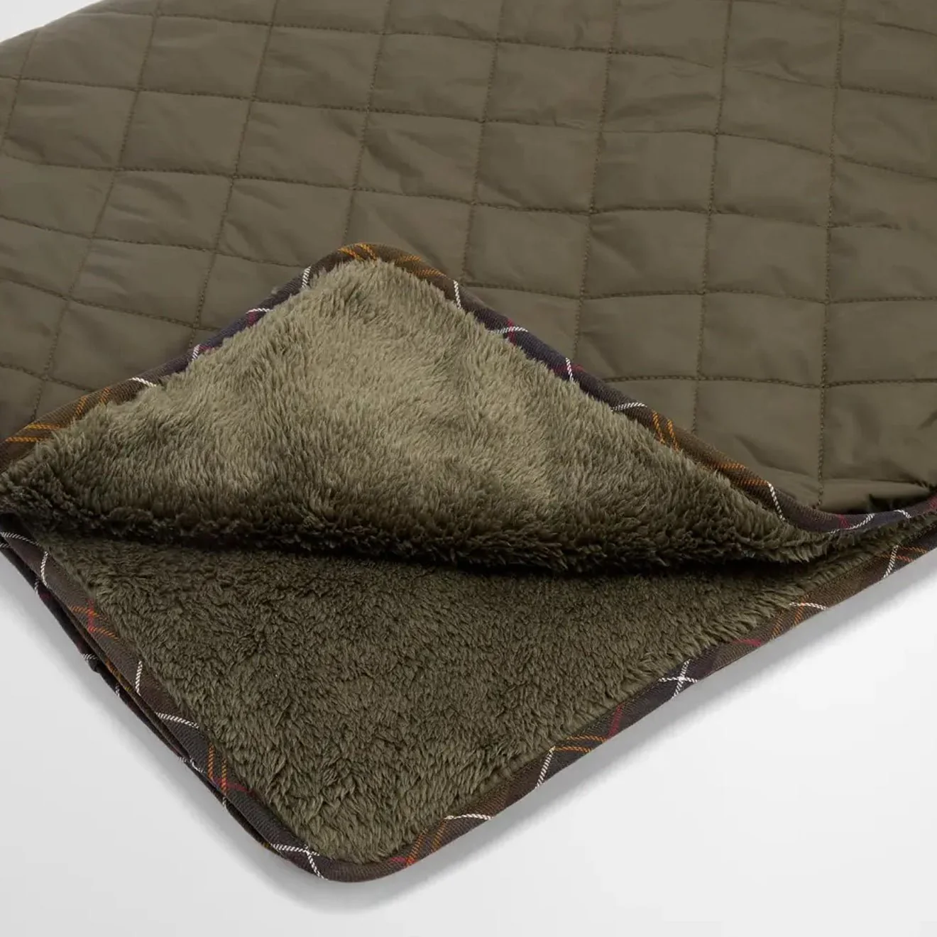 Barbour Dog Quilt & Fleece Blanket Olive - Image 3