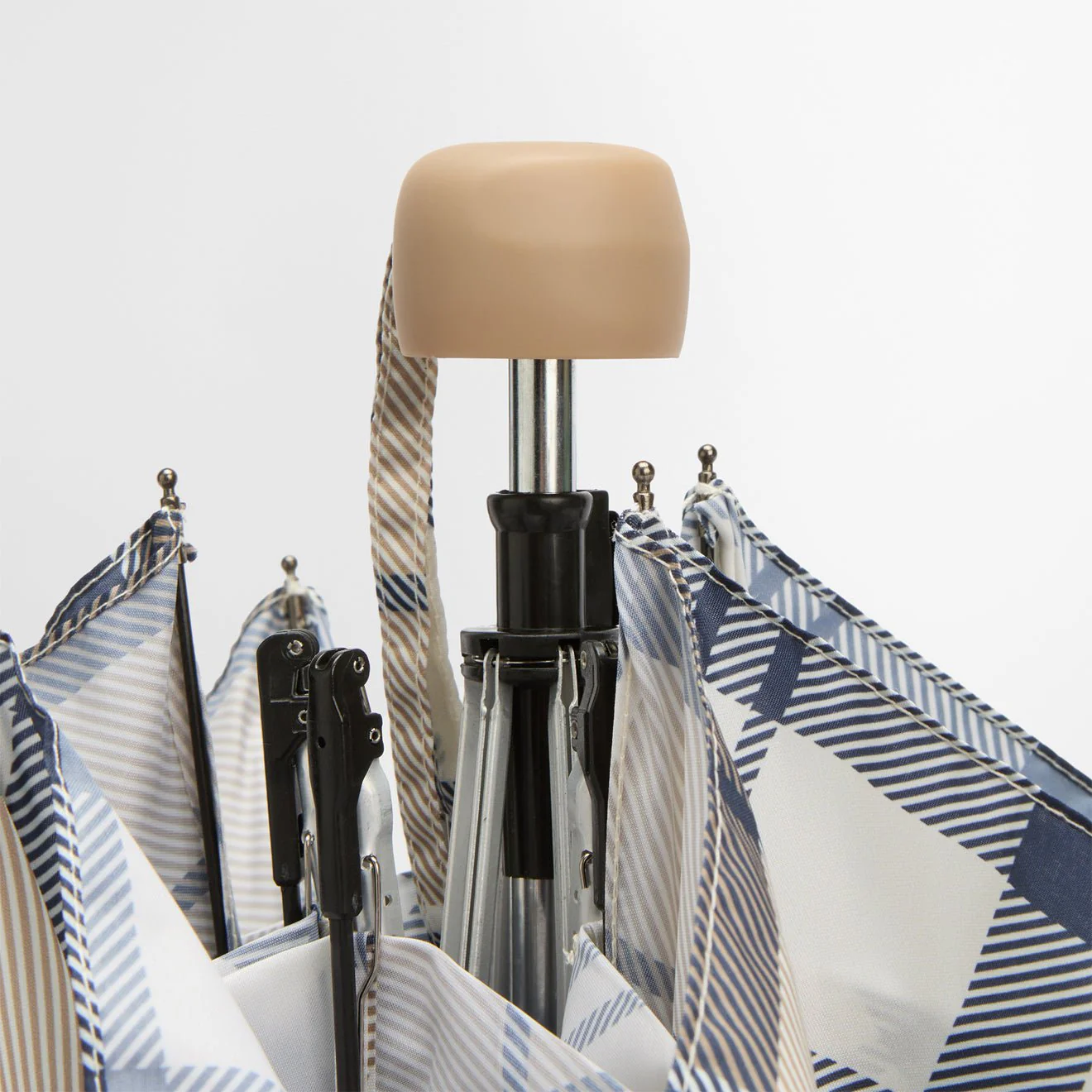 Barbour Portree Umbrella Hessian Navy Tartan - Image 4