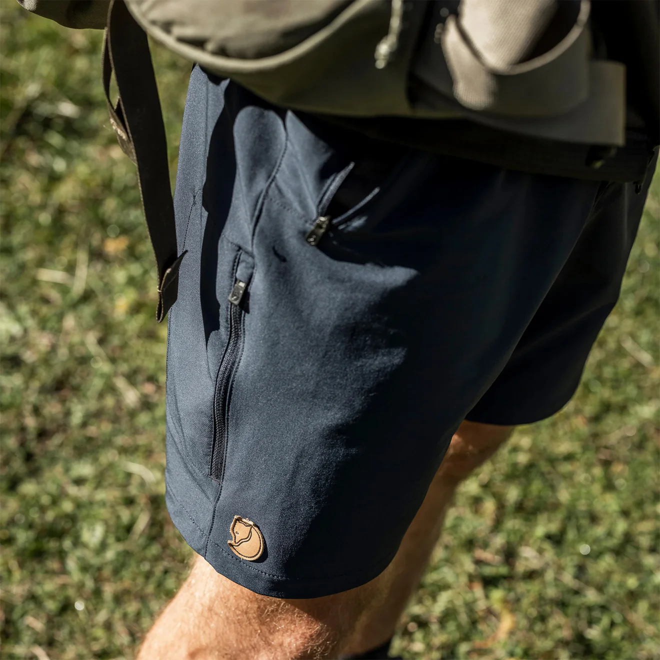 Fjallraven Abisko Trail Stretch Shorts Dark Grey - Image 9