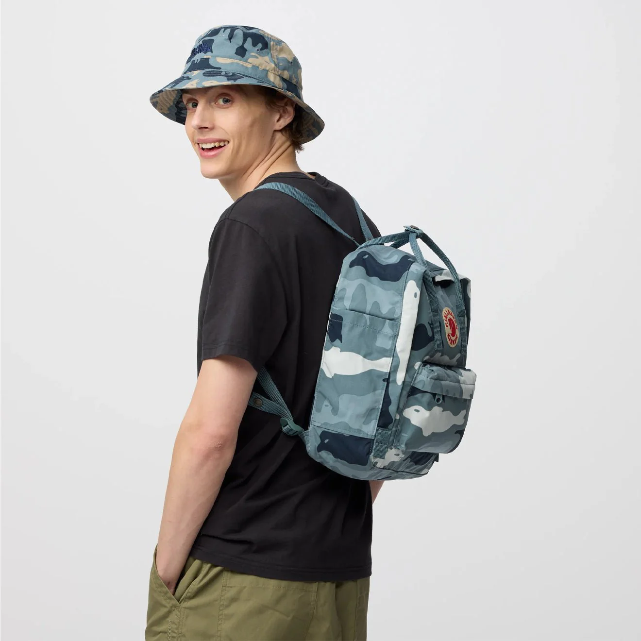 Fjallraven Kanken Graphics Backpack Nimbus Blue / Hidden Animals - Image 5