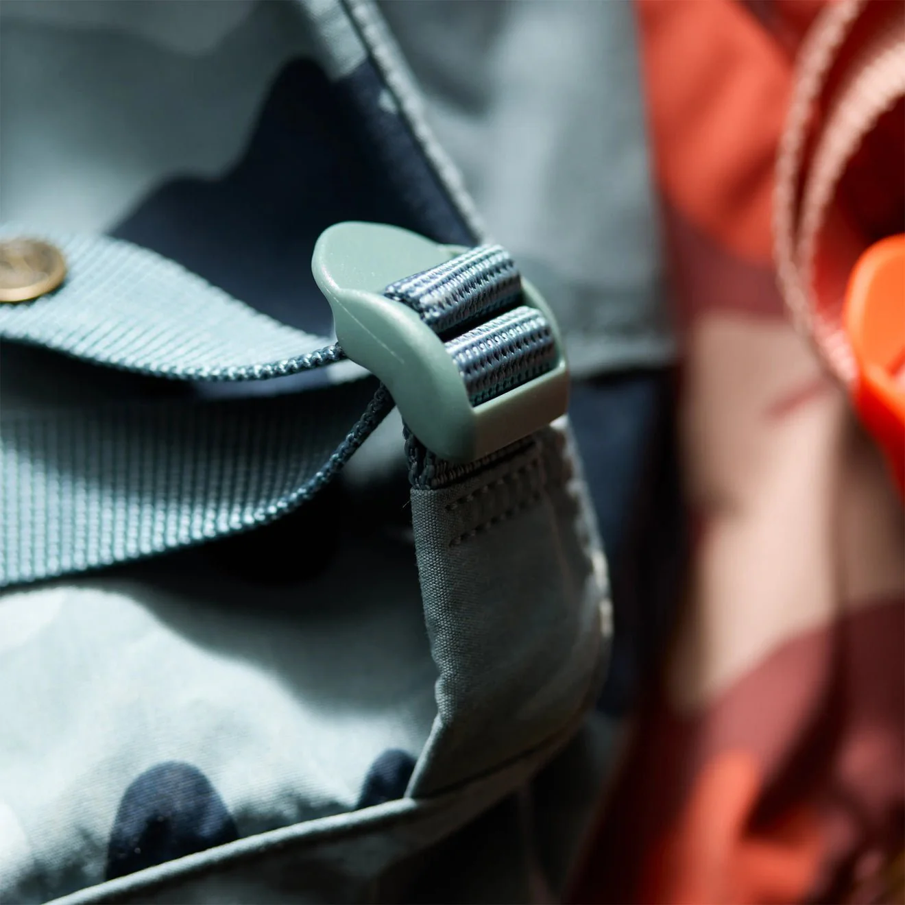 Fjallraven Kanken Graphics Backpack Nimbus Blue / Hidden Animals - Image 6