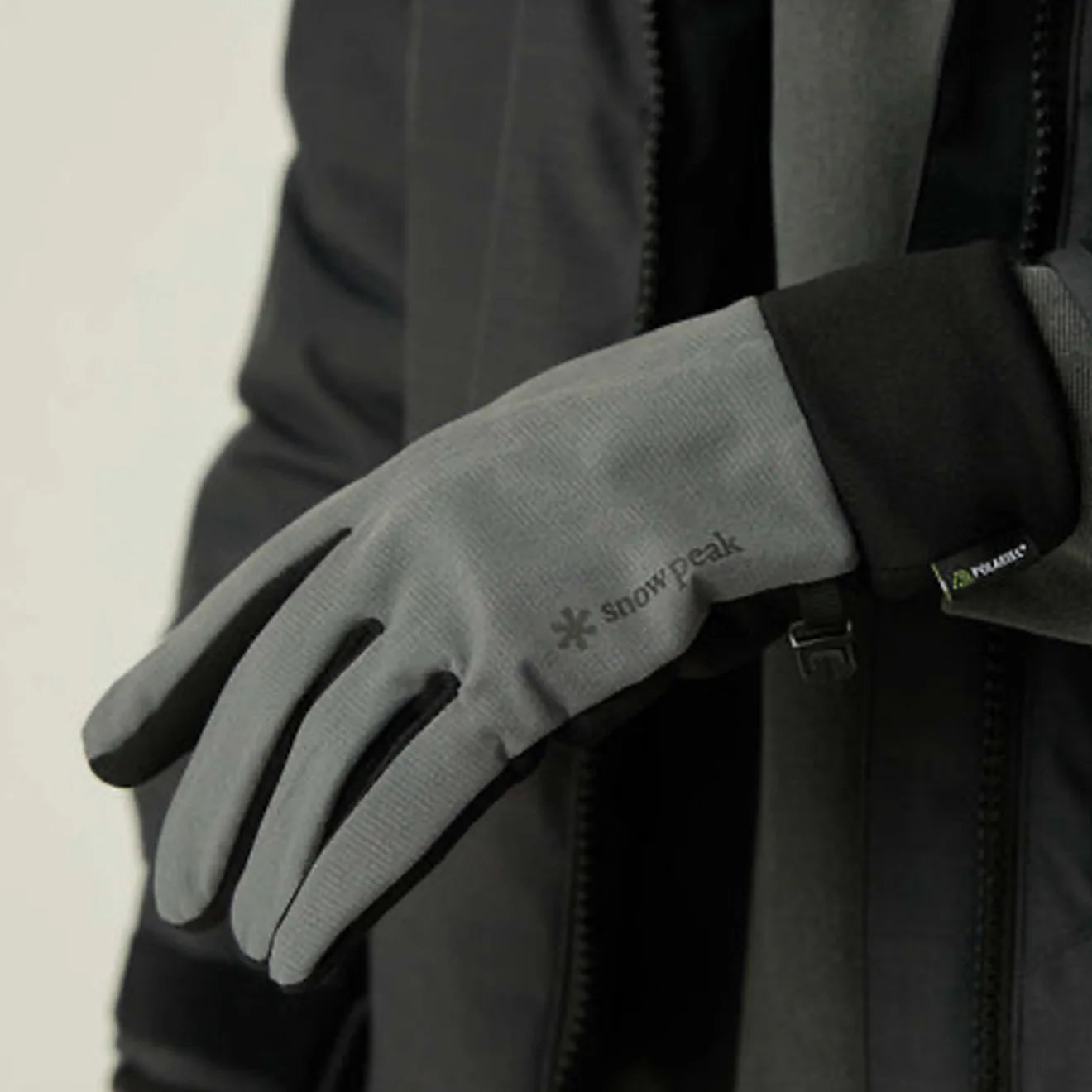 Snow Peak Polartec Power Stretch Gloves Grey - Image 5