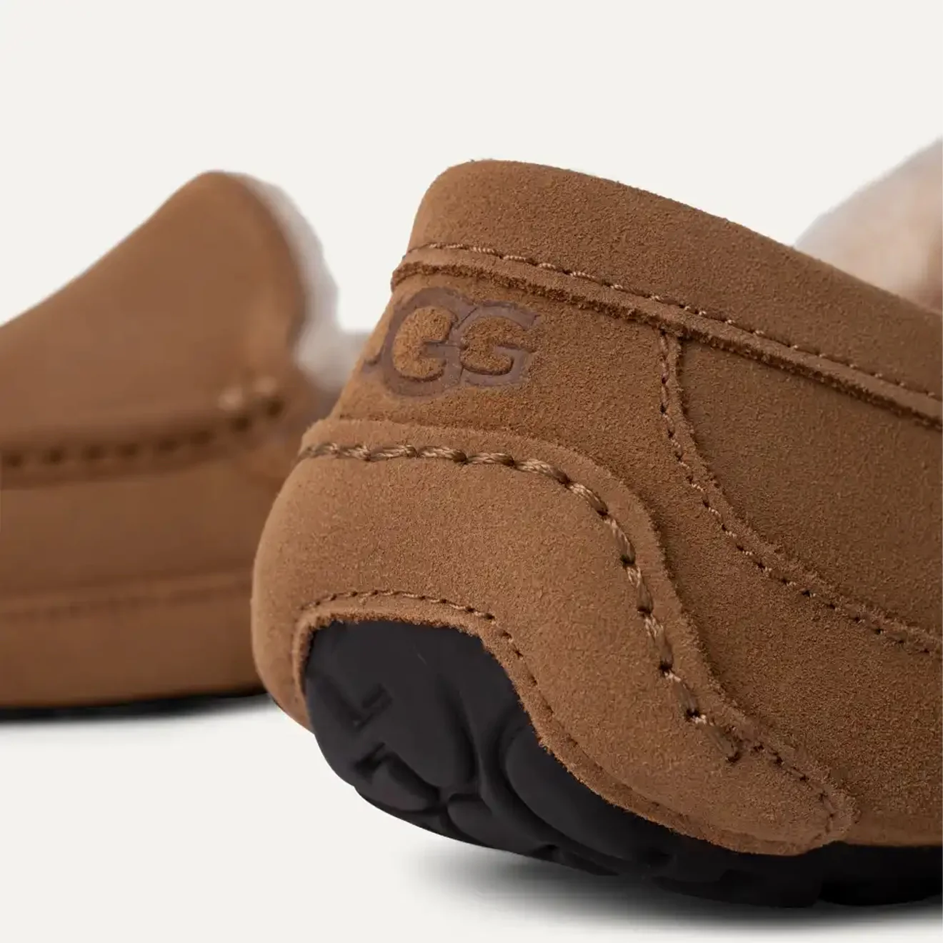 UGG Ascot Slipper Chestnut - Image 4